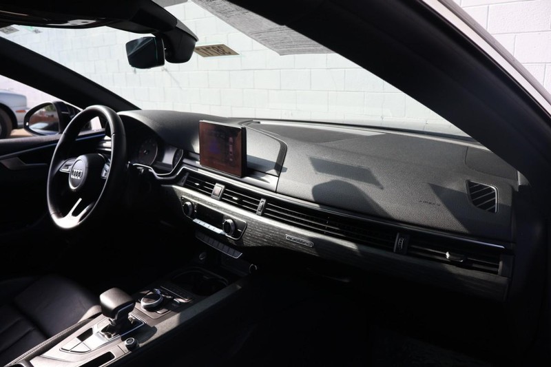 Audi A5 Sportback Vehicle Full-screen Gallery Image 20