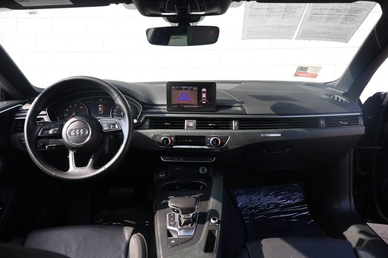 Audi A5 Sportback Vehicle Full-screen Gallery Image 23