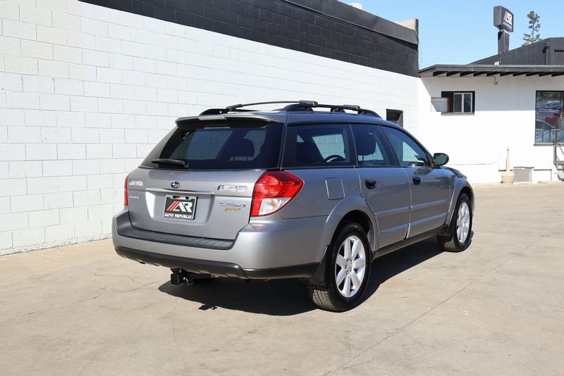 Subaru Outback Vehicle Full-screen Gallery Image 05