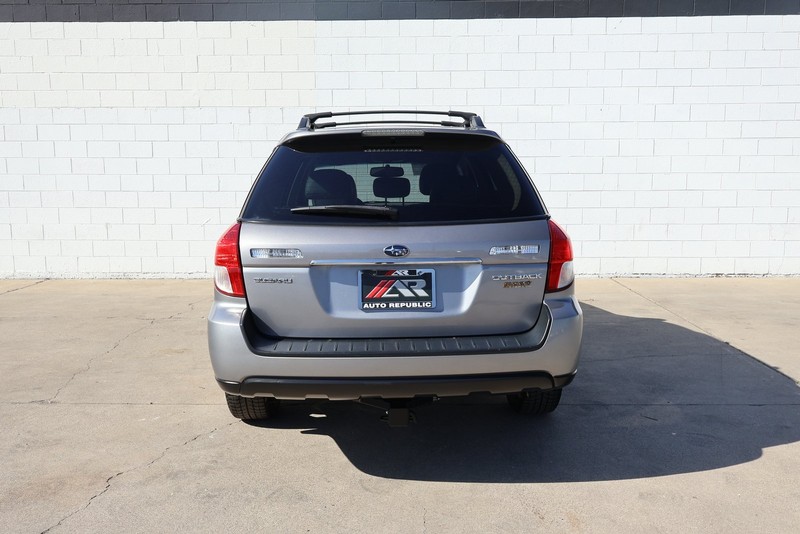 Subaru Outback Vehicle Full-screen Gallery Image 06