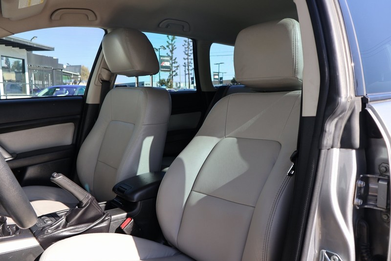 Subaru Outback Vehicle Full-screen Gallery Image 17