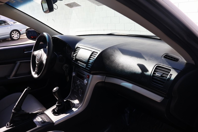 Subaru Outback Vehicle Full-screen Gallery Image 19