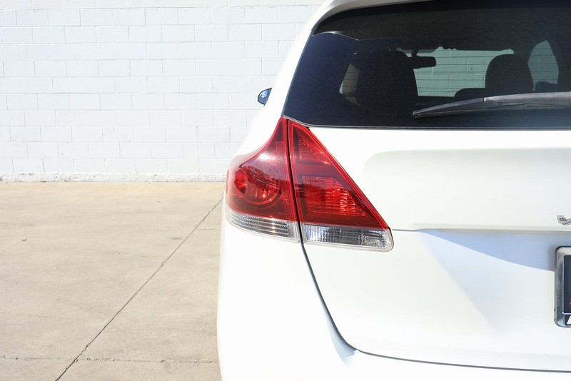 Toyota Venza Vehicle Full-screen Gallery Image 07