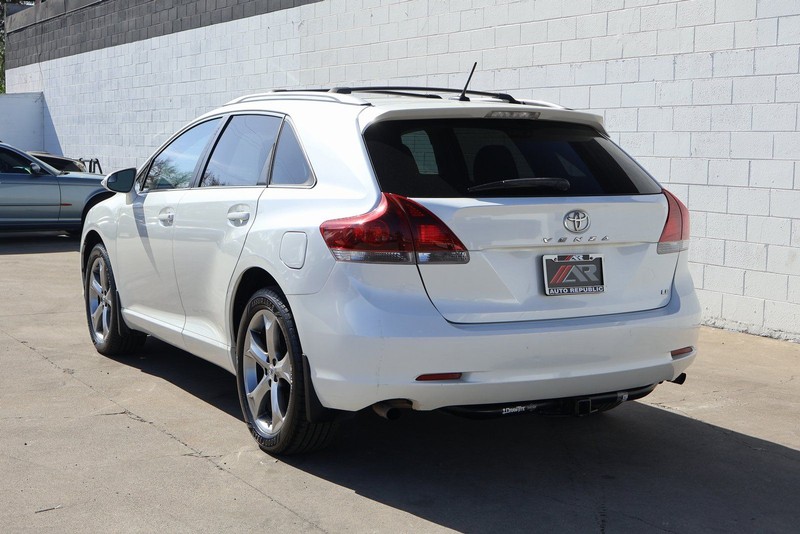 Toyota Venza Vehicle Full-screen Gallery Image 09