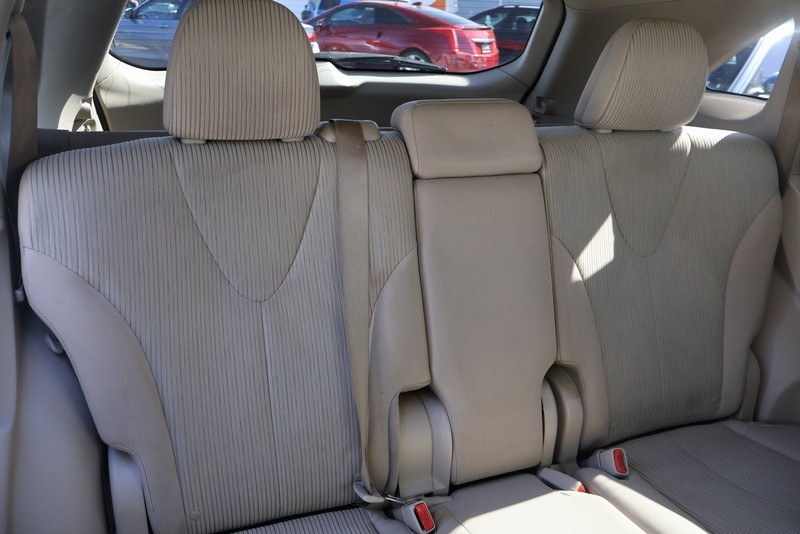 Toyota Venza Vehicle Full-screen Gallery Image 21
