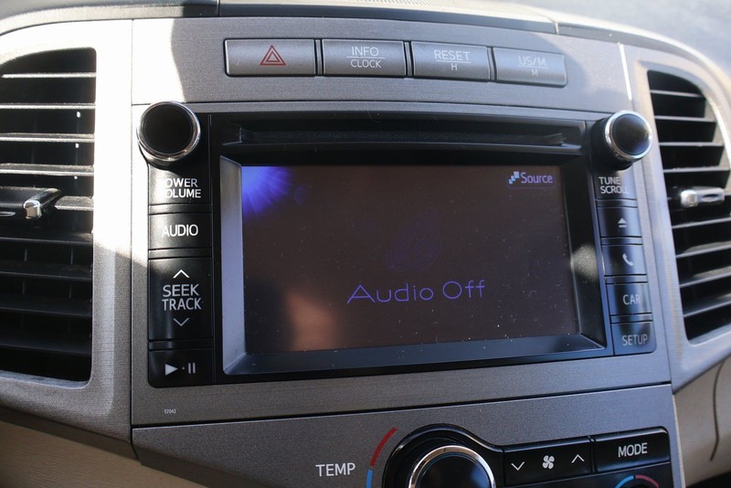 Toyota Venza Vehicle Full-screen Gallery Image 30