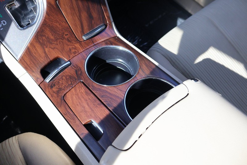 Toyota Venza Vehicle Full-screen Gallery Image 33