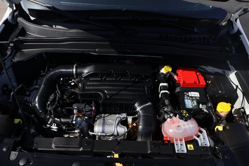 Jeep Renegade Vehicle Full-screen Gallery Image 12