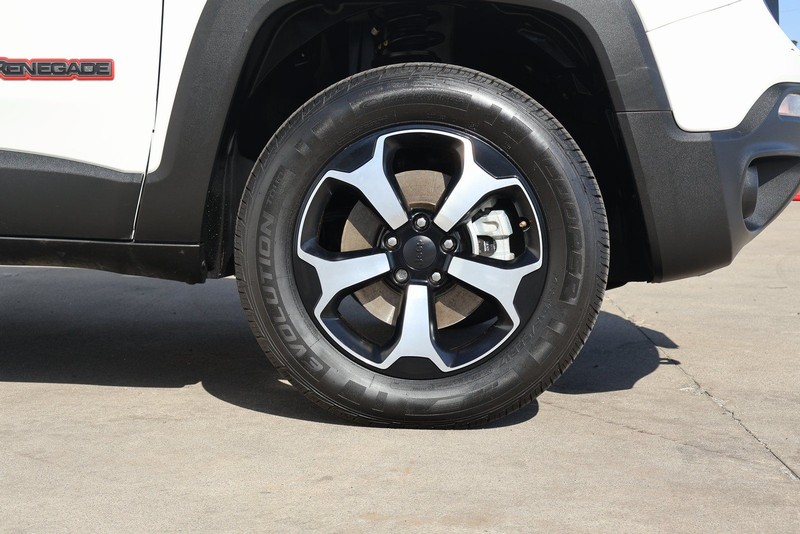 Jeep Renegade Vehicle Full-screen Gallery Image 13