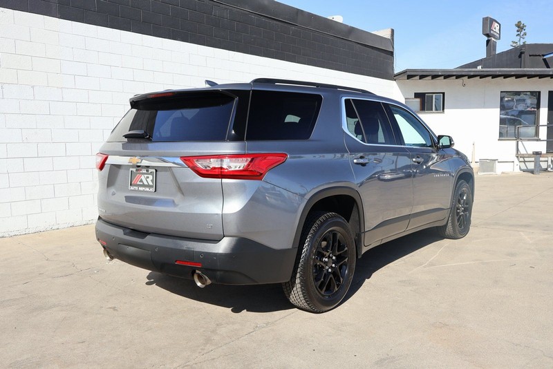 Chevrolet Traverse Vehicle Full-screen Gallery Image 05