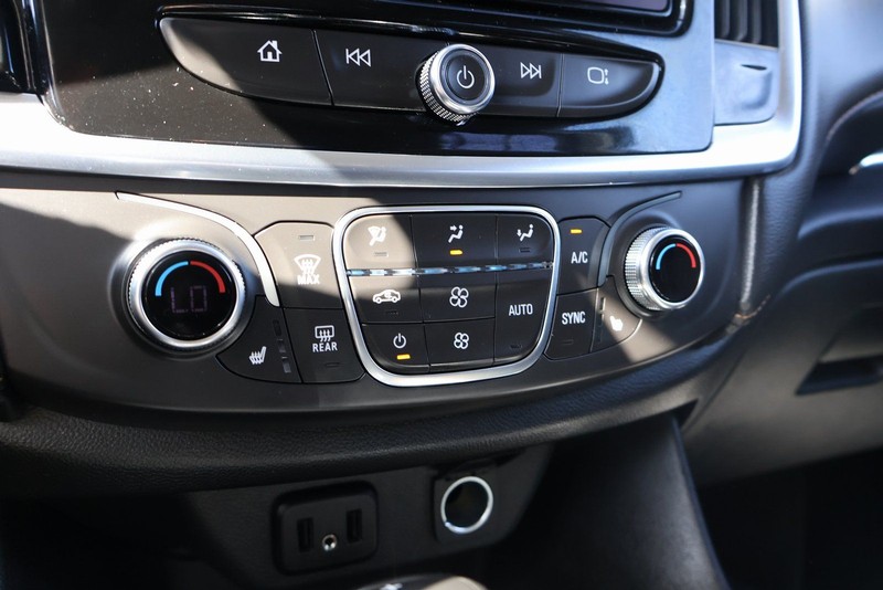 Chevrolet Traverse Vehicle Full-screen Gallery Image 32