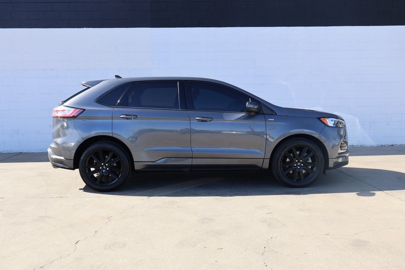 Ford Edge Vehicle Full-screen Gallery Image 04