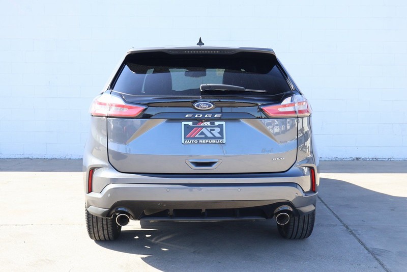 Ford Edge Vehicle Full-screen Gallery Image 06