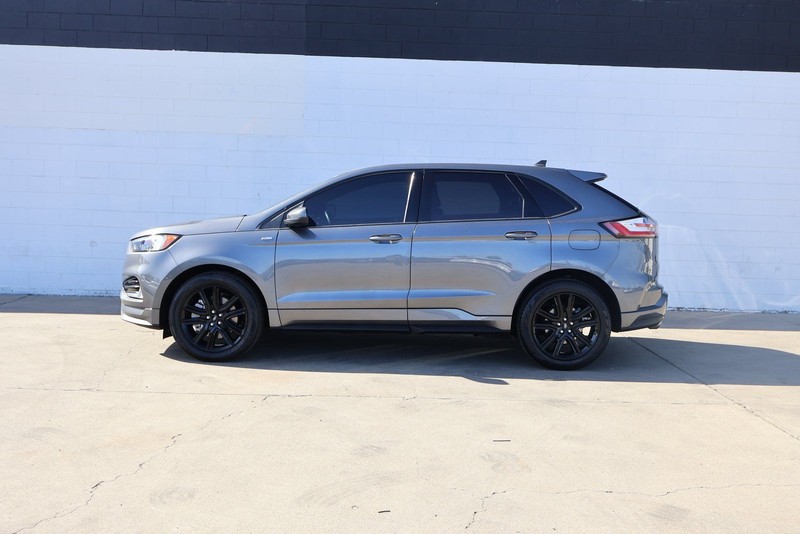 Ford Edge Vehicle Full-screen Gallery Image 10