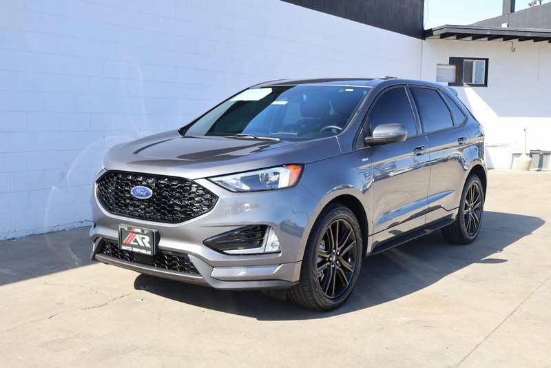 Ford Edge Vehicle Full-screen Gallery Image 11