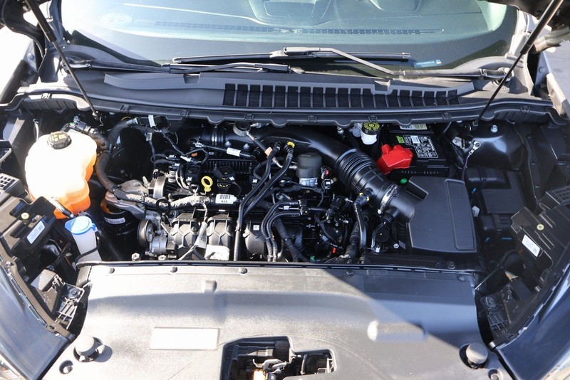 Ford Edge Vehicle Full-screen Gallery Image 12