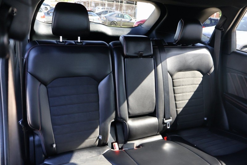 Ford Edge Vehicle Full-screen Gallery Image 21