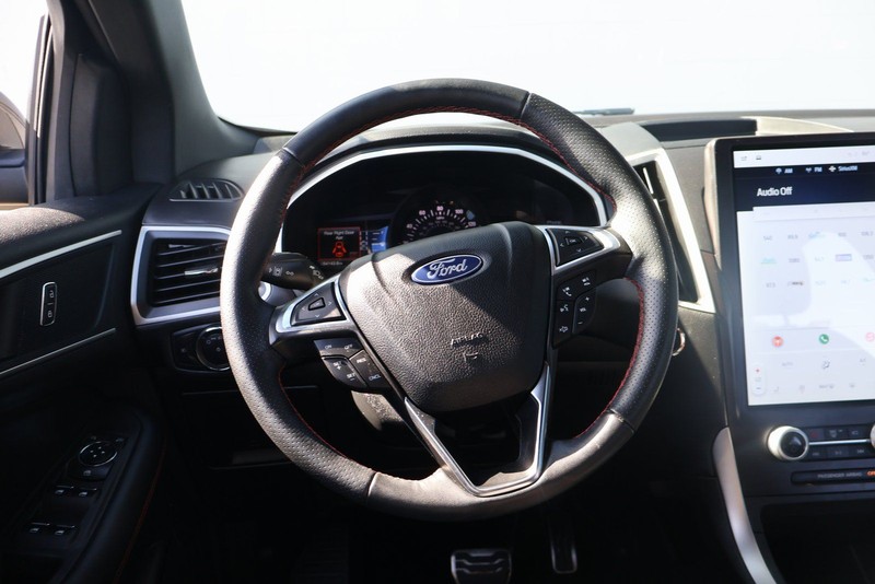 Ford Edge Vehicle Full-screen Gallery Image 25