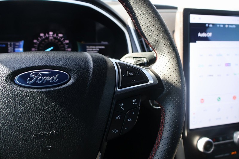 Ford Edge Vehicle Full-screen Gallery Image 27