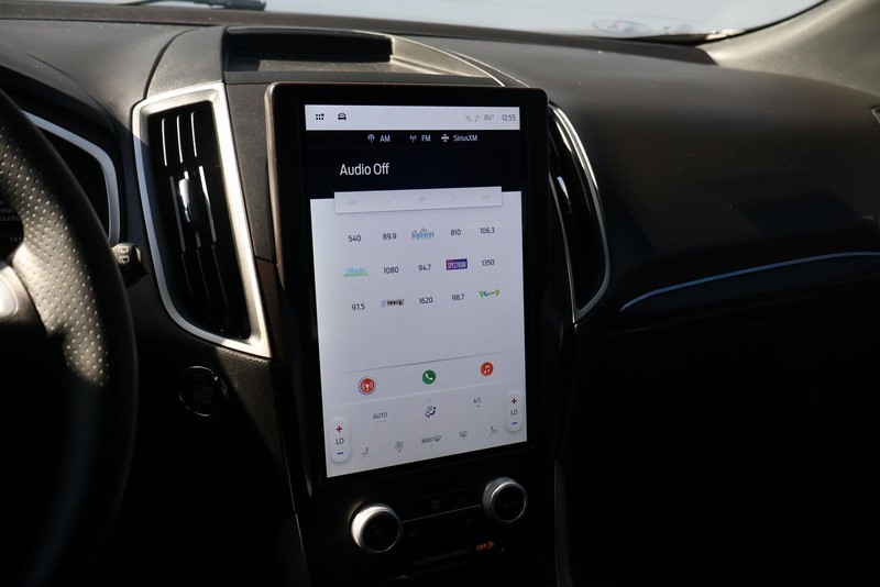 Ford Edge Vehicle Full-screen Gallery Image 30