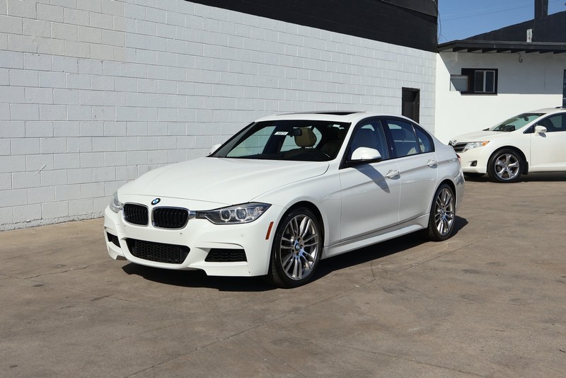 BMW 3 Series Vehicle Full-screen Gallery Image 11