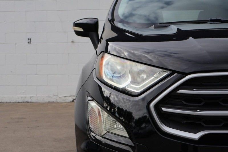 Ford EcoSport Vehicle Full-screen Gallery Image 03