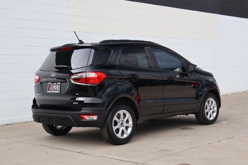 Ford EcoSport Vehicle Full-screen Gallery Image 05