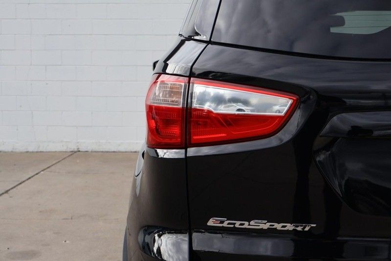 Ford EcoSport Vehicle Full-screen Gallery Image 07