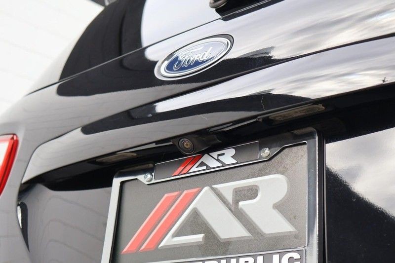 Ford EcoSport Vehicle Full-screen Gallery Image 08