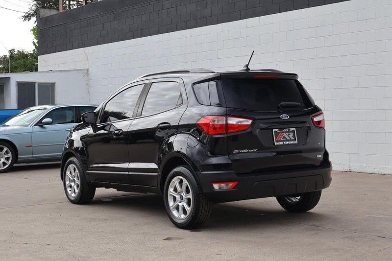 Ford EcoSport Vehicle Full-screen Gallery Image 10