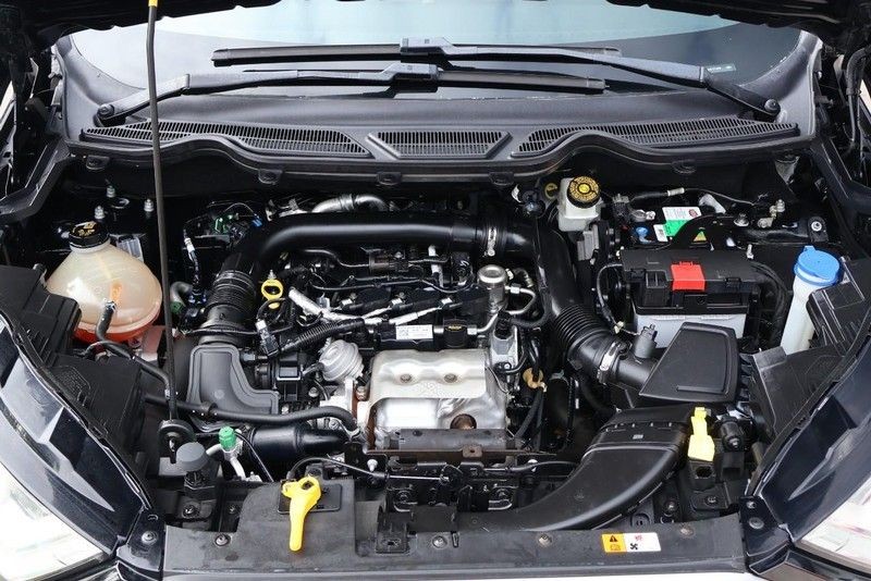 Ford EcoSport Vehicle Full-screen Gallery Image 13