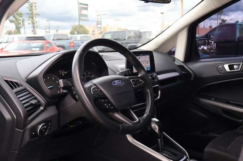 Ford EcoSport Vehicle Full-screen Gallery Image 16