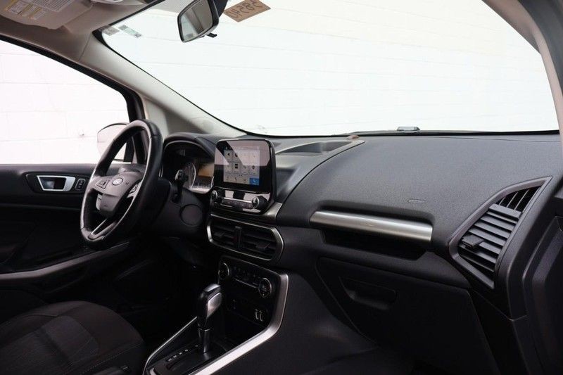 Ford EcoSport Vehicle Full-screen Gallery Image 20