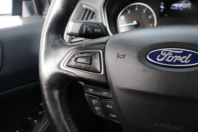 Ford EcoSport Vehicle Full-screen Gallery Image 26