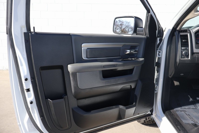 Ram 1500 Vehicle Full-screen Gallery Image 14
