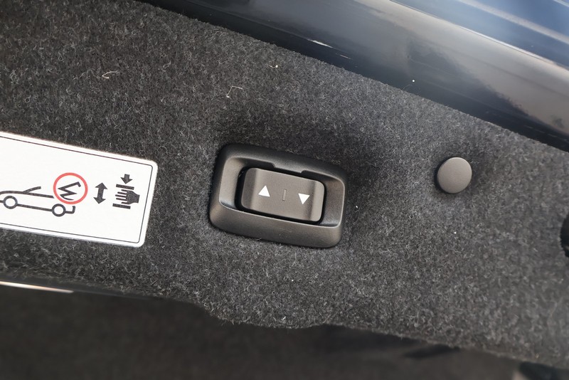 BMW 428i Vehicle Full-screen Gallery Image 09