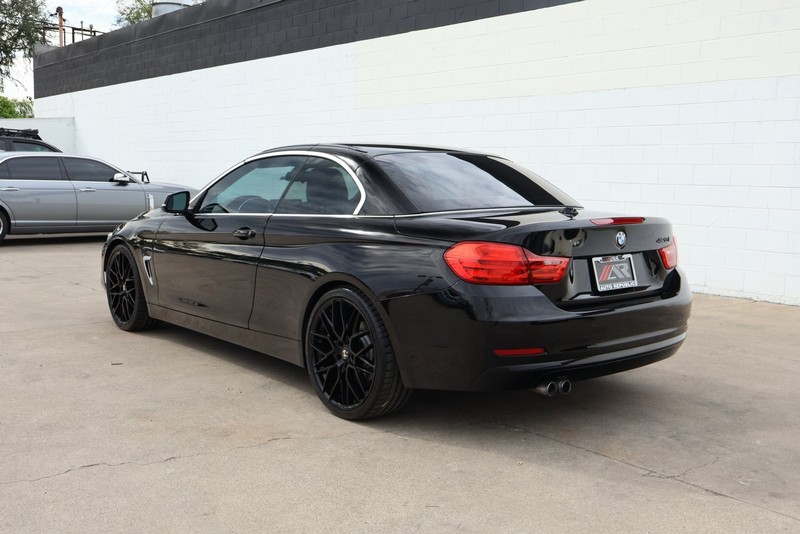 BMW 428i Vehicle Full-screen Gallery Image 10