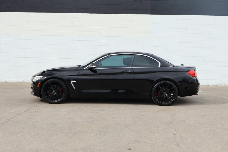 BMW 428i Vehicle Full-screen Gallery Image 11