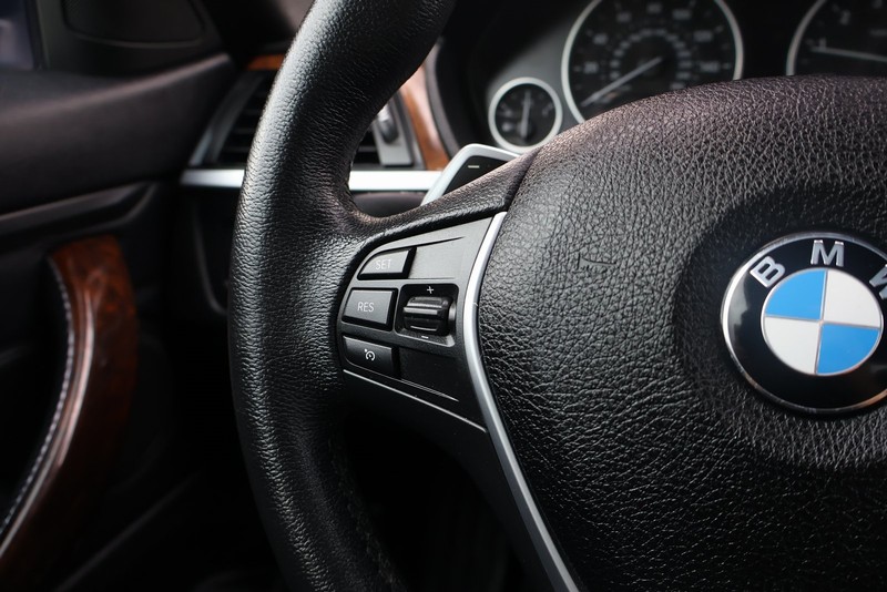 BMW 428i Vehicle Full-screen Gallery Image 27