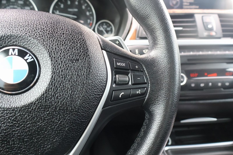 BMW 428i Vehicle Full-screen Gallery Image 28