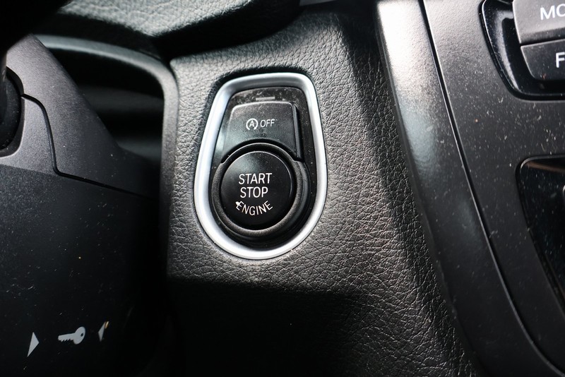 BMW 428i Vehicle Full-screen Gallery Image 29