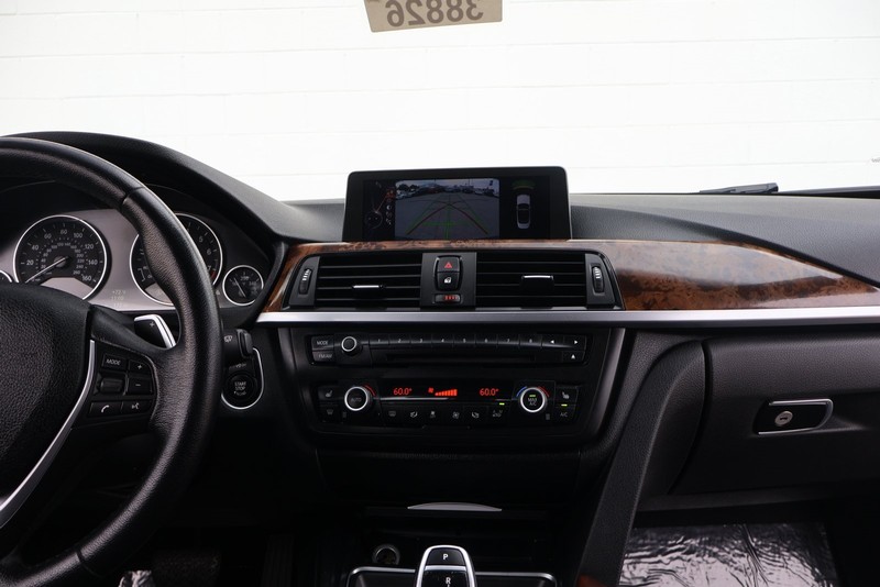 BMW 428i Vehicle Full-screen Gallery Image 31