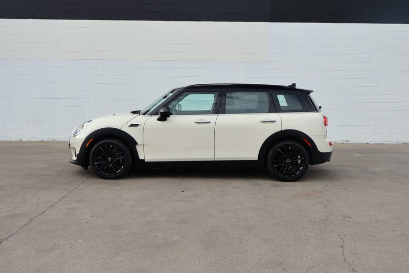 MINI Clubman Vehicle Full-screen Gallery Image 10