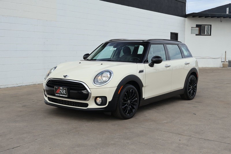 MINI Clubman Vehicle Full-screen Gallery Image 11