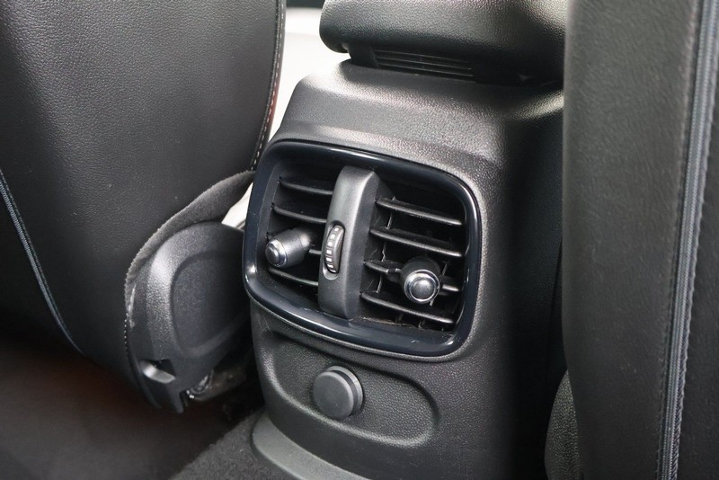 MINI Clubman Vehicle Full-screen Gallery Image 22