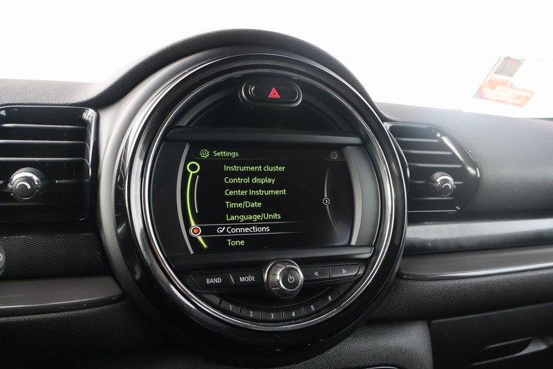 MINI Clubman Vehicle Full-screen Gallery Image 29