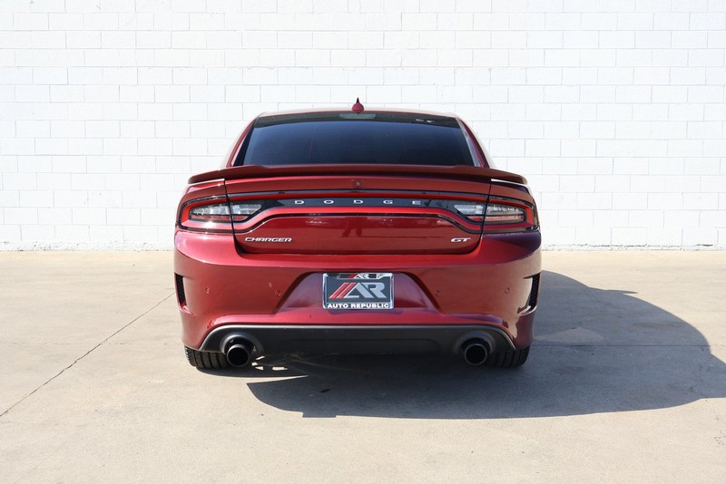 Dodge Charger Vehicle Full-screen Gallery Image 06