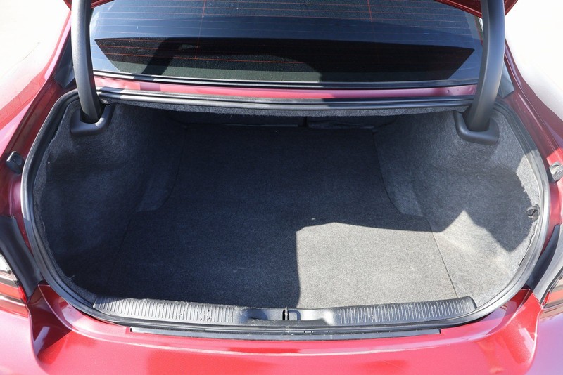 Dodge Charger Vehicle Full-screen Gallery Image 08