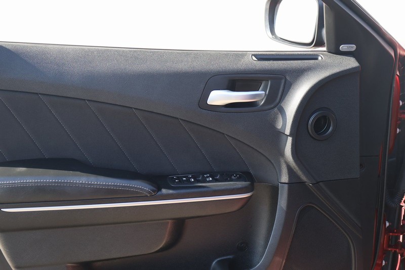 Dodge Charger Vehicle Full-screen Gallery Image 15