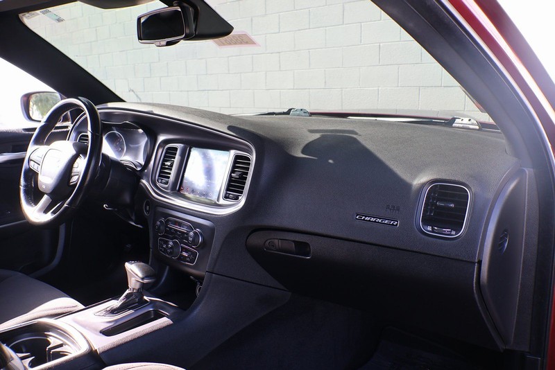 Dodge Charger Vehicle Full-screen Gallery Image 19